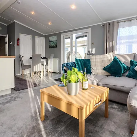 Dom wakacyjny A And C Lodge-plot 21 *